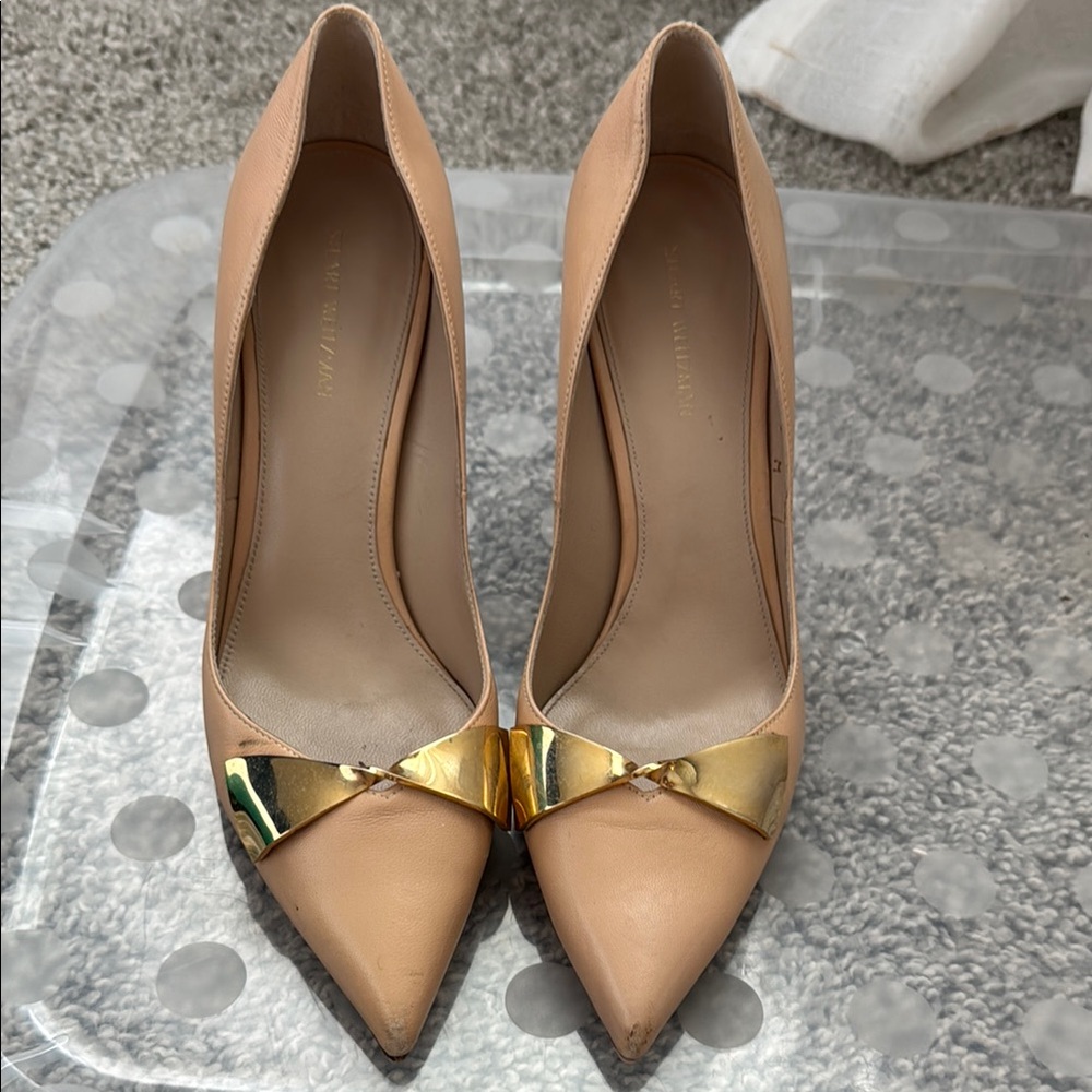 Nude Leather Pumps with Gold Accent